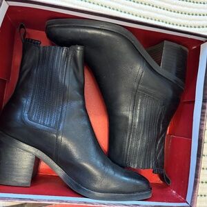 SILENT D NAYDO HEELED ANKLE BOOTS